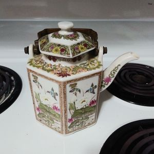 Teapot Toyo Ming Lotus Japan